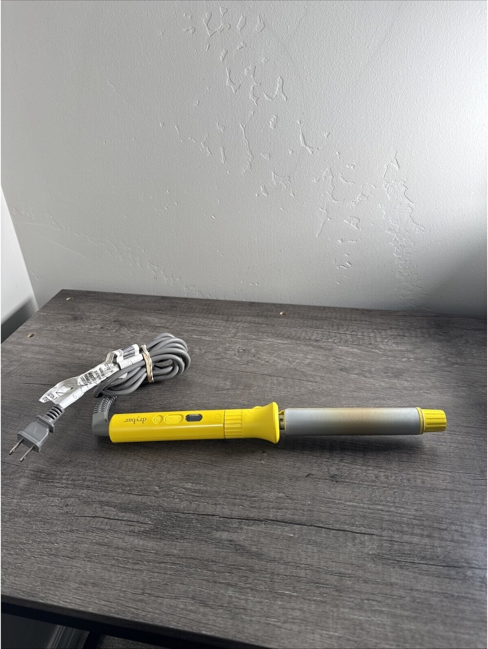 DRYBAR  PEACE, LOVE & BL WOUTS 900-1020-4 DIGITAL ROTATING CURLING IRON 1 Inch